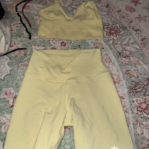 ALO Yoga butter Yellow biker short and delight bra set